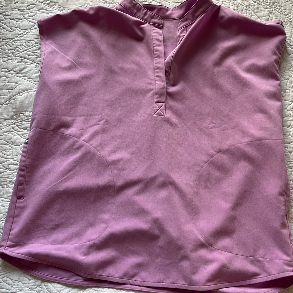 FIGS scrub top
